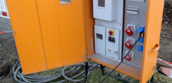 Baustrom bei Anemoss Elektrotechnik in Steinbach