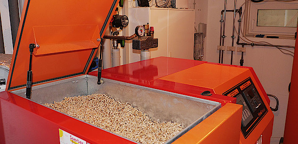 Pelletheizung bei Anemoss Elektrotechnik in Steinbach
