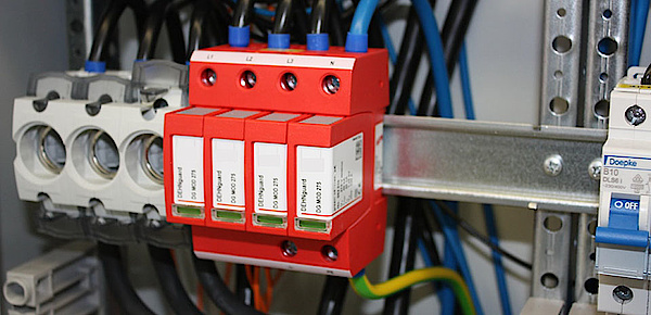 Über­spannungs­schutz bei Anemoss Elektrotechnik in Steinbach