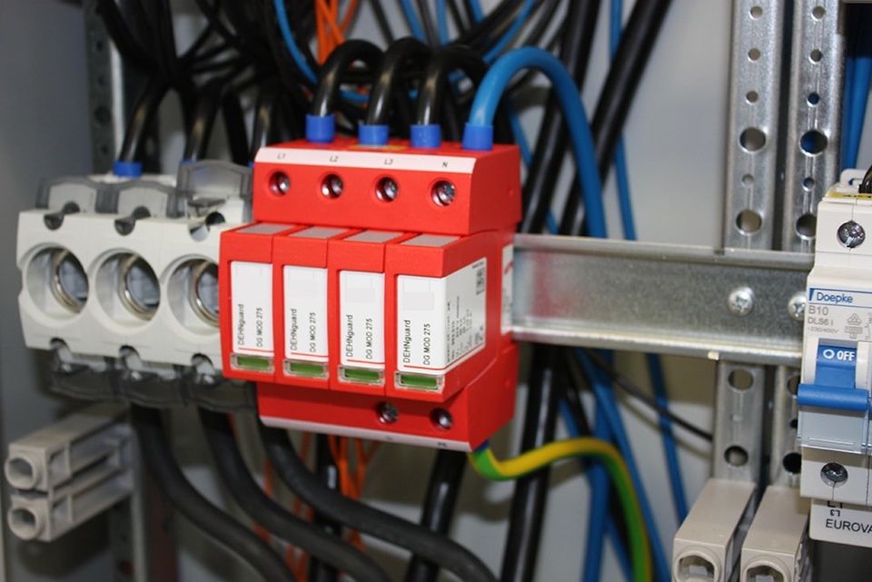 U berspannungsschutz bei Anemoss Elektrotechnik in Steinbach